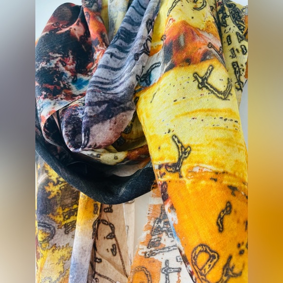 TILO Scarves Cashmere & Modal blend! Never worn. News Print design. Great gift! - Picture 9 of 11